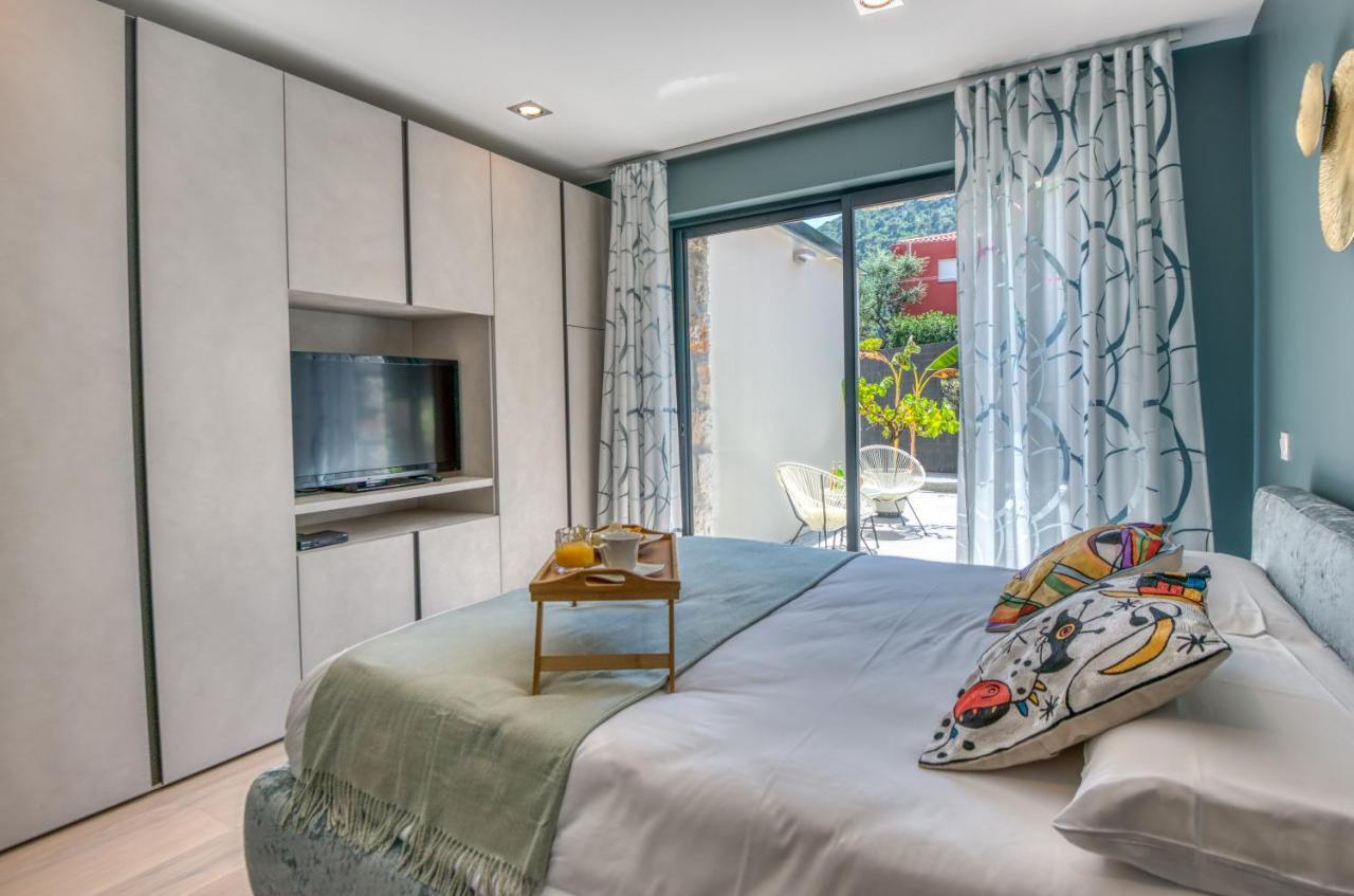 Deluxe Villa Graziella 200 M From The Beach Ез Екстер'єр фото