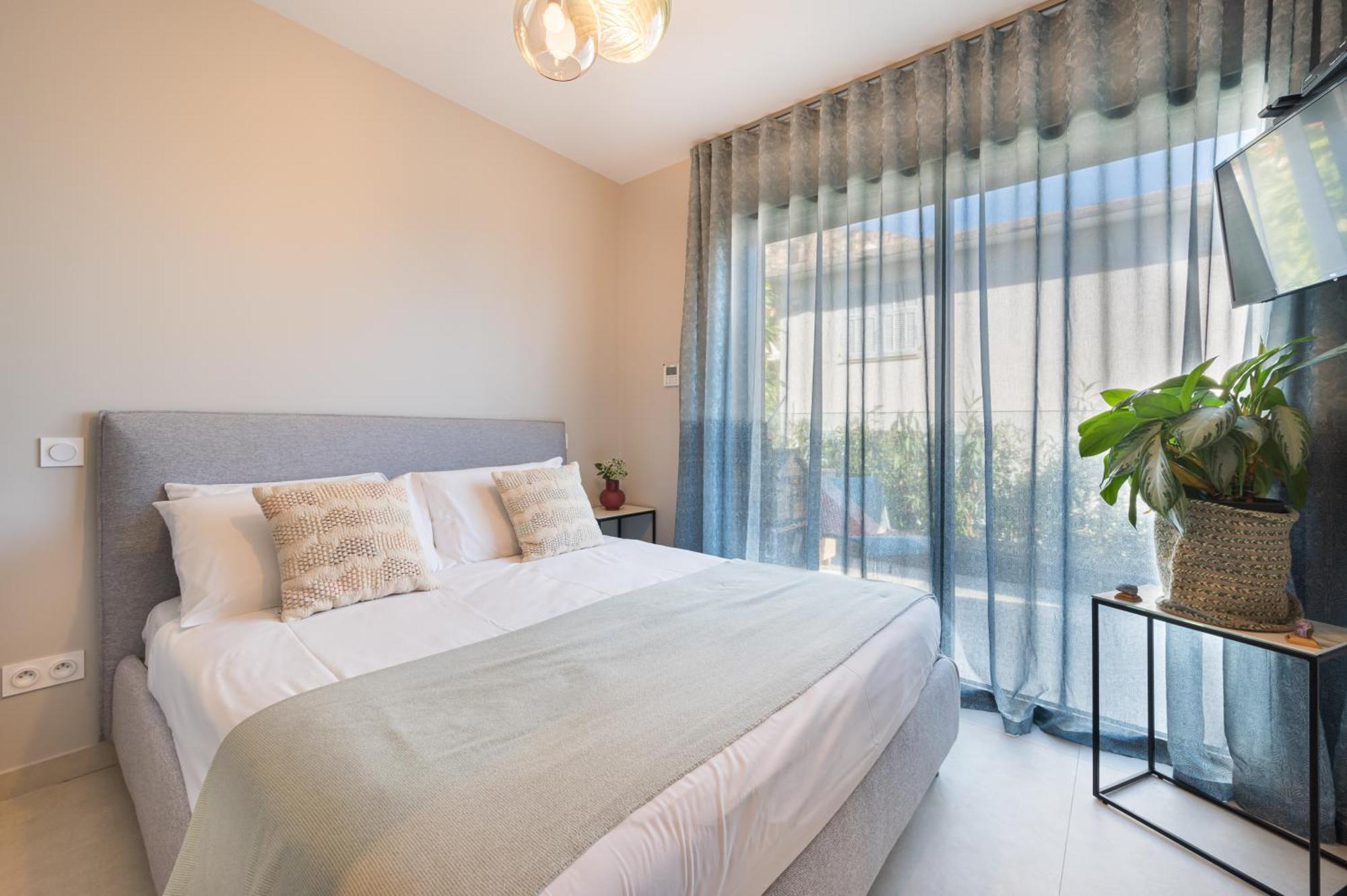Deluxe Villa Graziella 200 M From The Beach Ез Екстер'єр фото